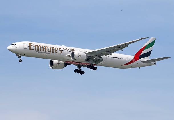 Emirates Flight flying form London to Dubai
